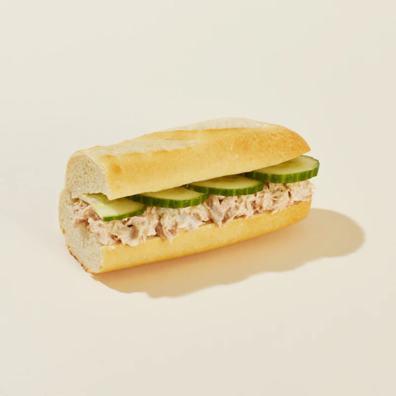 US004666 Prets Tuna & Cucumber Baguette Slim