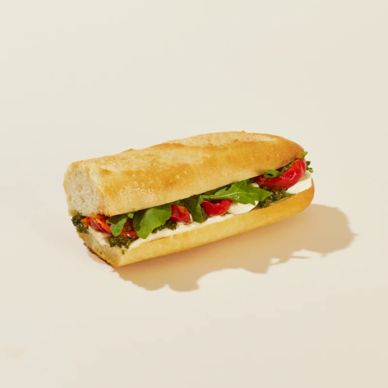 US004669 Pesto Caprese Baguette Slim